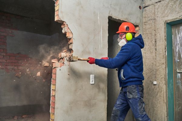 Concrete Wall Demolition in Syracuse